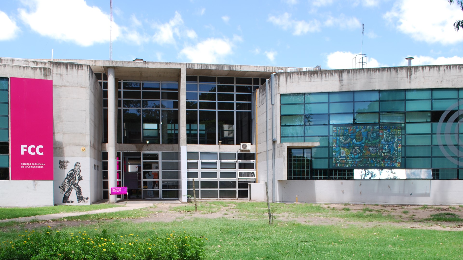 Fotografía del edificio de la FCC de la UNC
